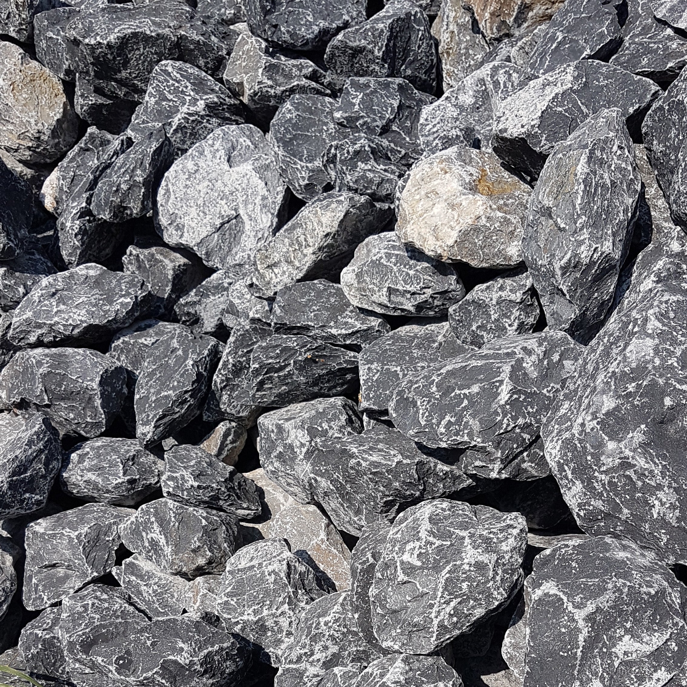 natürlicher Warstein gebrochen 80-200mm Körnung